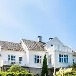 3 Bedroom Awesome In بيت للعطل *