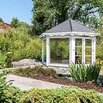 3 Bedroom Awesome In