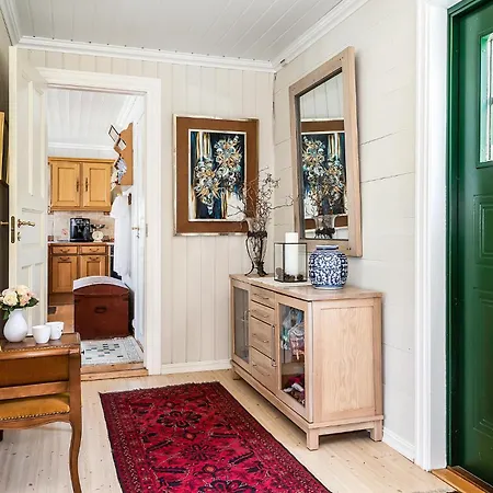 3 Bedroom Awesome In *
