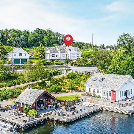 Beautiful Home In Skjoldastraumen With Wifi