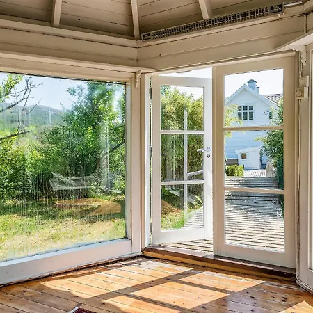 Awesome In With Kitchen Holiday home *