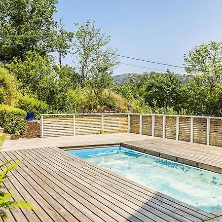 Awesome In With Kitchen Holiday home